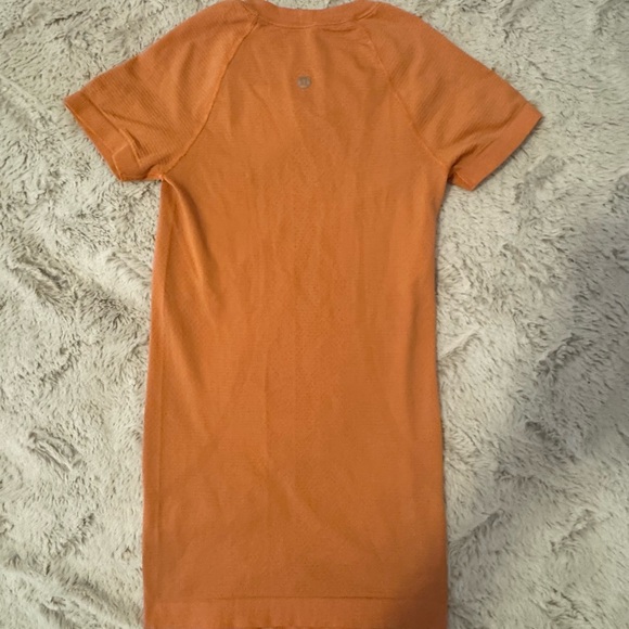 Lululemon Swiftly Tech | Barely Worn | Size 0 - Picture 3 of 5